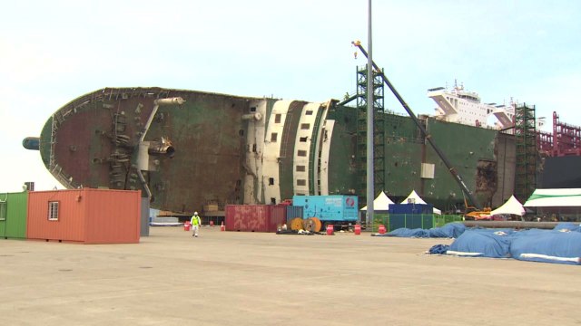 세월호 유골 은폐 의혹... 장례식 전날 발견 / YTN