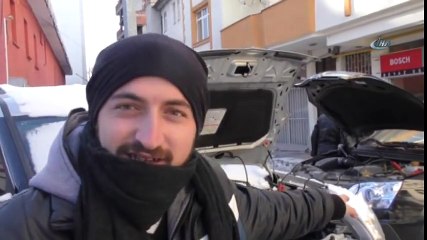 Donan Araçları Fön Makinesiyle Isıtarak Çalıştırıyorlar