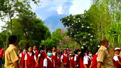Alerte maximale à Bali après le réveil du volcan Agung