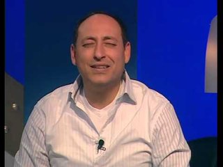 عقد النجوم # المنتج خالد حلمى يغنى بصوت رائع ويروى الموقف الذى تسبب له فى تركه للغناء