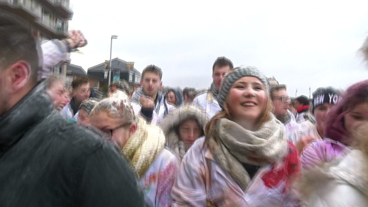 Dans le cortège de la Saint-Nicolas des étudiants à Huy