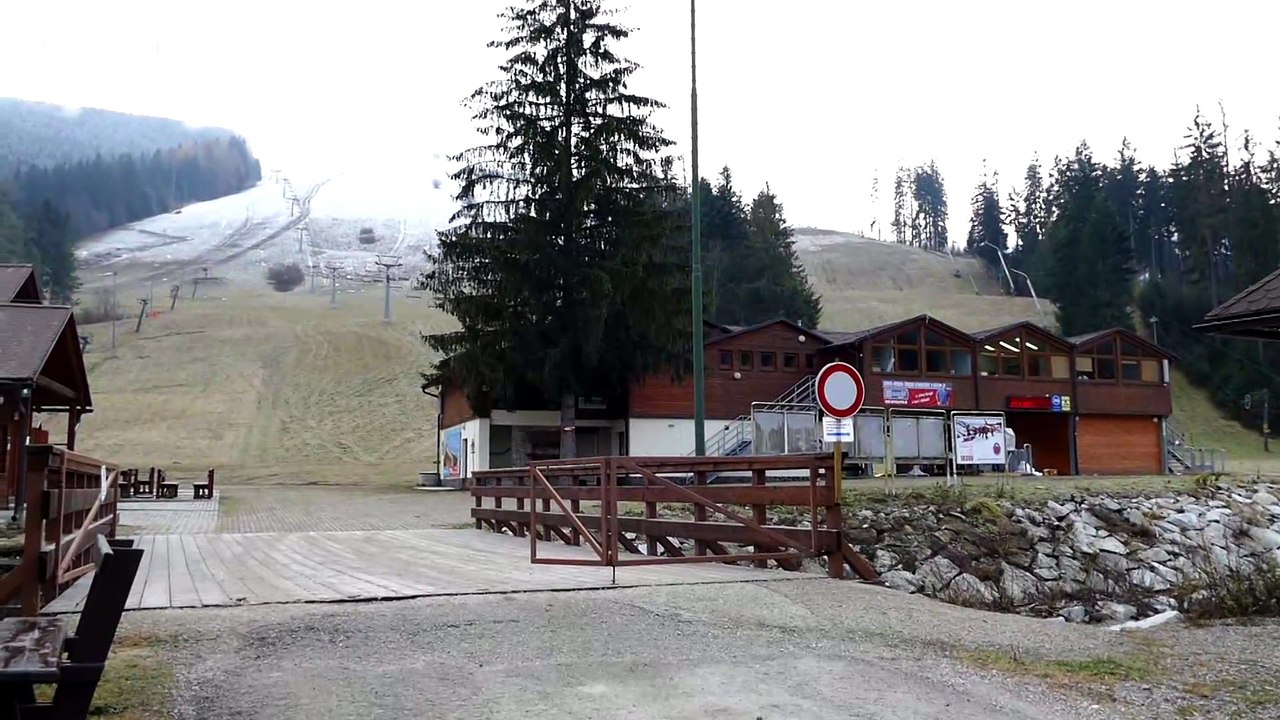 Vrátna: Lyžiarsky svah na Pasekách začali zasnežovať