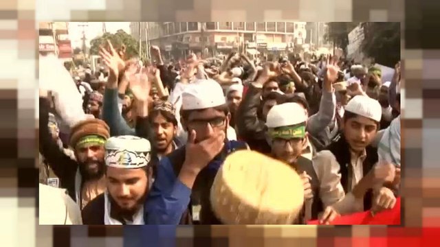 Pakistan protests halted as law minister resigns