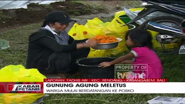 Warga Terus Datangi Posko Pengungsian Gunung Agung