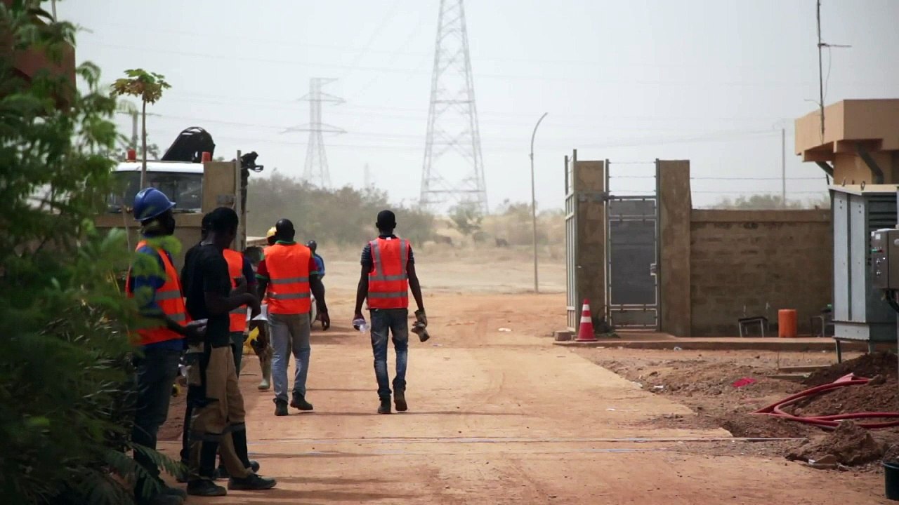 Le Burkina Faso inaugure sa première centrale solaire