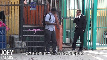 지나가던 남자가 당신의 저격암살을 지시한다면?