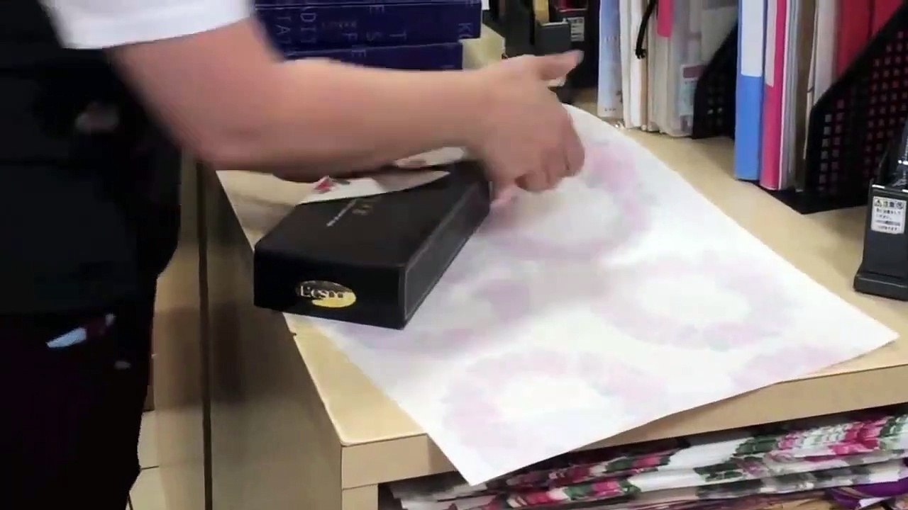 Technique incroyable pour emballer vos cadeaux de Noel... Quelle rapidité