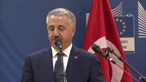 Ulaştırma Bakanı Arslan Brüksel'de- Ulaştırma, Denizcilik ve Haberleşme Bakanı Ahmet Arslan: -...
