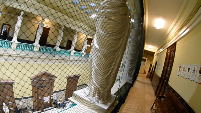 Olivier Maingain a visité le palais de justice de Mons insalubre .Vidéo Eric Ghislain