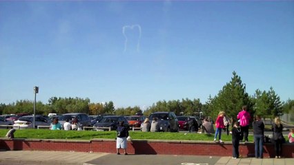 Jets Draw Odd Picture in the Sky