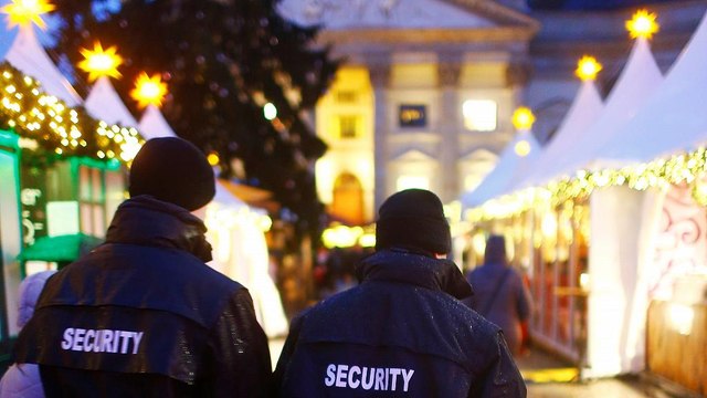 Weihnachtsmarkt an Gedächtniskirche eröffnet: Den Menschen Freude bringen
