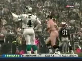 Streaker at superbowl 2004-1