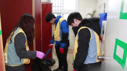 [좋은뉴스] 수능 마치고 지진피해 자원봉사 나선 수험생들 / YTN