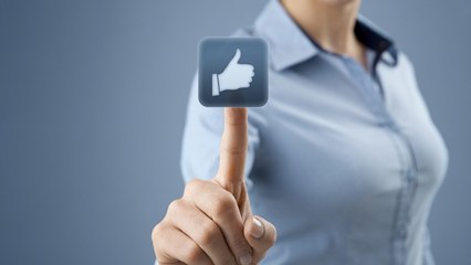 صفحات النجوم العرب تنهار أمام قرار فايسبوك الجديد