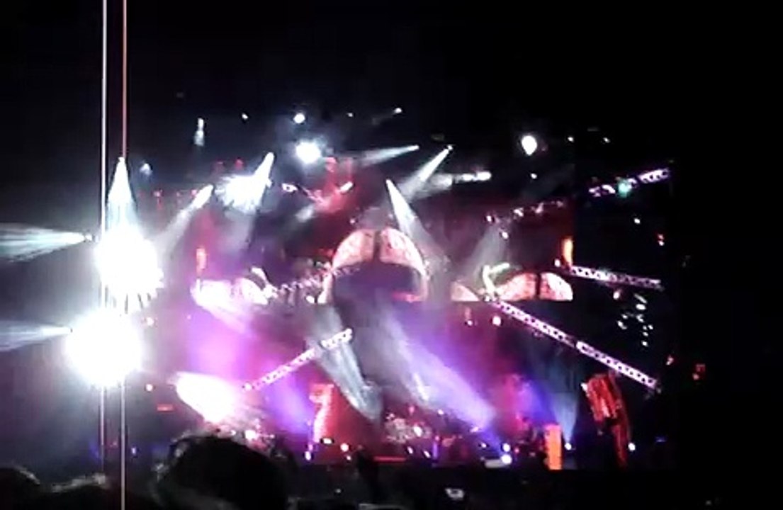 Muse - Supermassive Black Hole, Rock Werchter Festival, Werchter, Belgium  6/28/2007