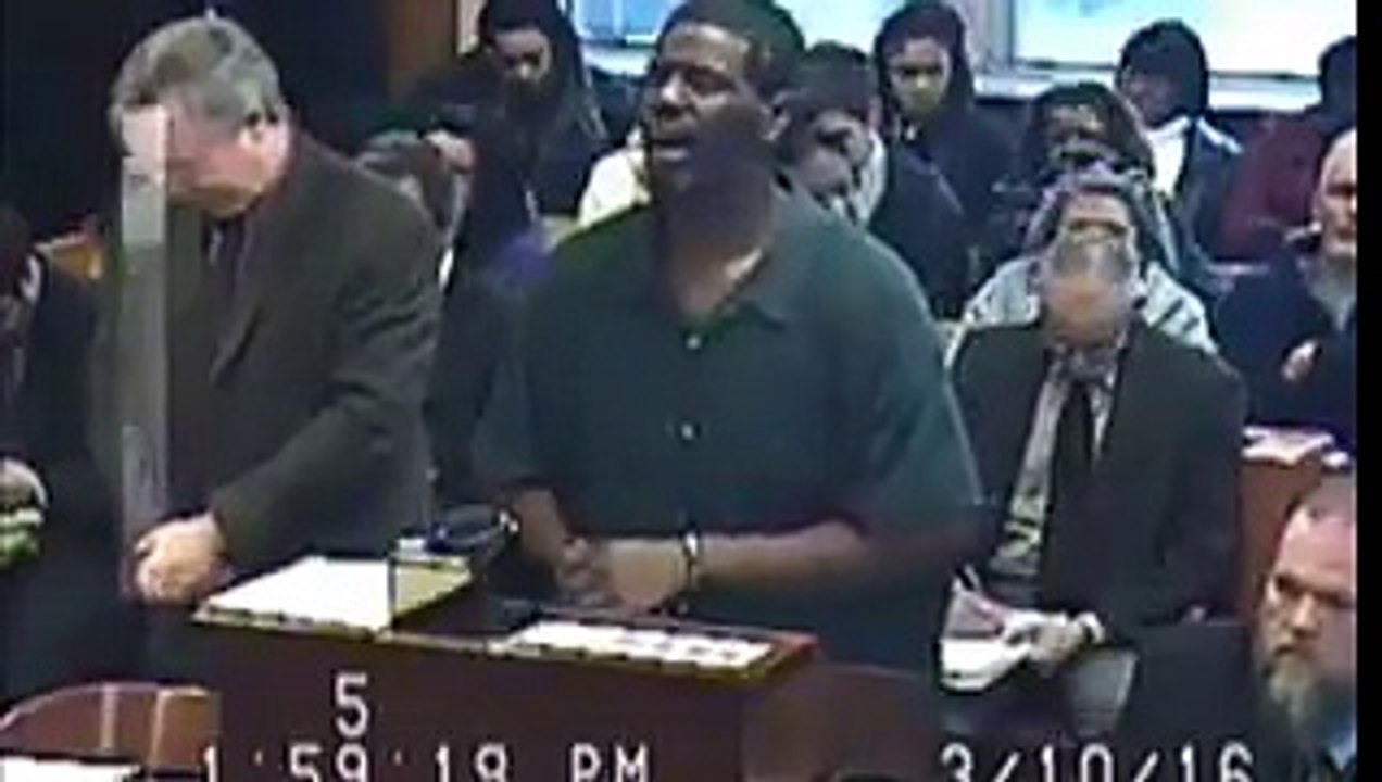 Prisoner sings song for Judge!