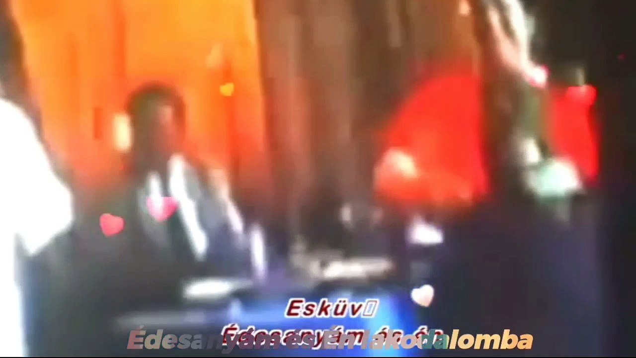 ÉDESANYÁM ÉS ÉN LAKODALOMBN-KAROLINA