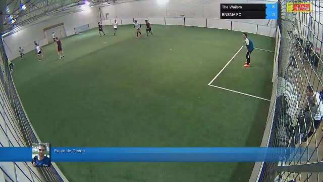 Faute de Cedric - The Wailers Vs ENSMA FC - 27/11/17 21:00 - LIGUE 1 - Poitiers Game Parc