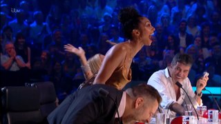 Best Comedian Ever Judges Can't Stop Laughing