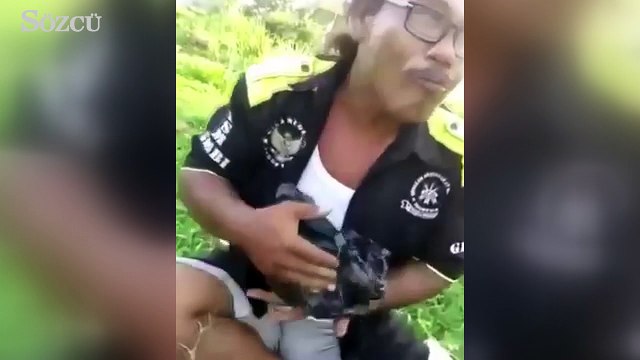 Kraker yer gibi çivi yiyen adam!