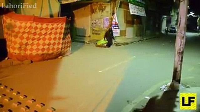 Real Ghost Prank in Lahore Streets (DONT MISS IT) Part 1
