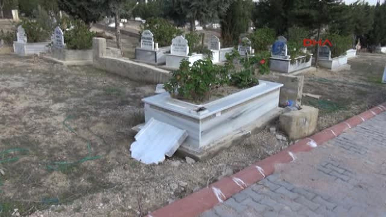 Adana Mezarlığa Çirkin Saldırı