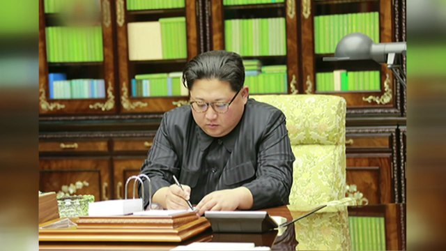 北 신형 화성-15형 발사 성공...핵무력 실현 / YTN