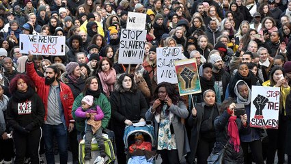 Szankciókkal sújtaná a Líbiában működő embercsempészeket Franciaország