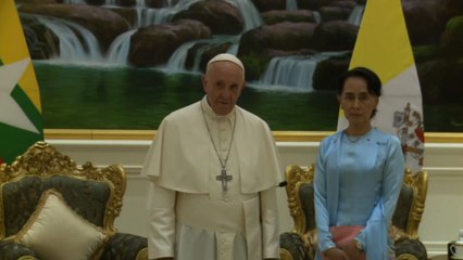 Download Video: Birmanie: le pape François rencontre Aung San Suu Kyi