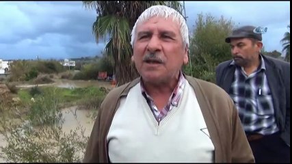 Metre Kareye 157 Kilogram Yağmur... Yollar Göle Döndü