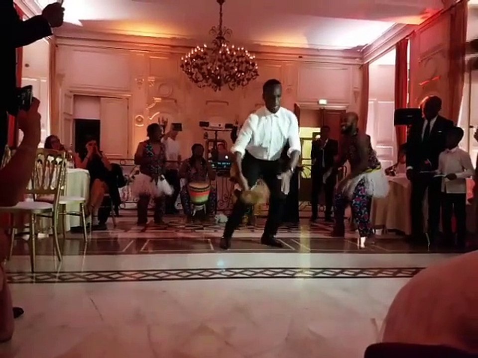 Didier Drogba enflamme le dancefloor lors d'un mariage à Abidjan