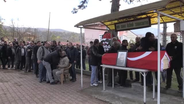 Maden Ocağındaki Göçükte Yaşamını Yitiren Tepebaşı'nın Cenazesi Toprağa Verildi
