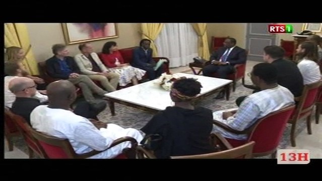 audience: Baba Maal reçu par le PR Macky SALL, le festival Les Blouses du Fleuve Senegal