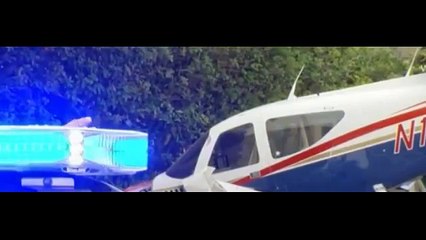 Exclusivo Avião faz pouso de emergêmcia em Avenida de Miami EUA