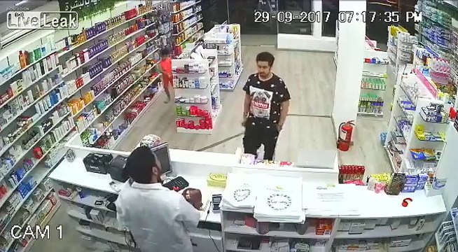 POLICAJCI SU OSTALI BEZ TEKSTA KAD SU VIDELI OVAJ SNIMAK IZ APOTEKE: Stvarno, kuda ide ovaj svet?