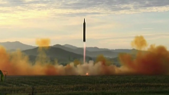 北, 탄도미사일 발사...軍, 6분 뒤 동해 상으로 대응 발사 / YTN