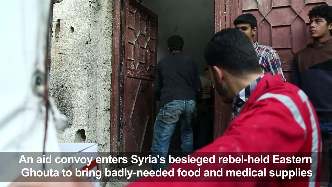 Aid enters Syria's besieged Eastern Ghouta after strikes
