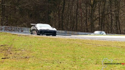 Le pilote d'une Renault Clio percute une Corvette sur le Nürburgring