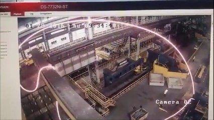 Incident spectaculaire et incroyable dans une fonderie!