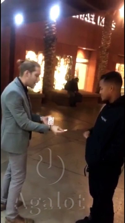 Wow you got to see this crazy kiosk magic trick