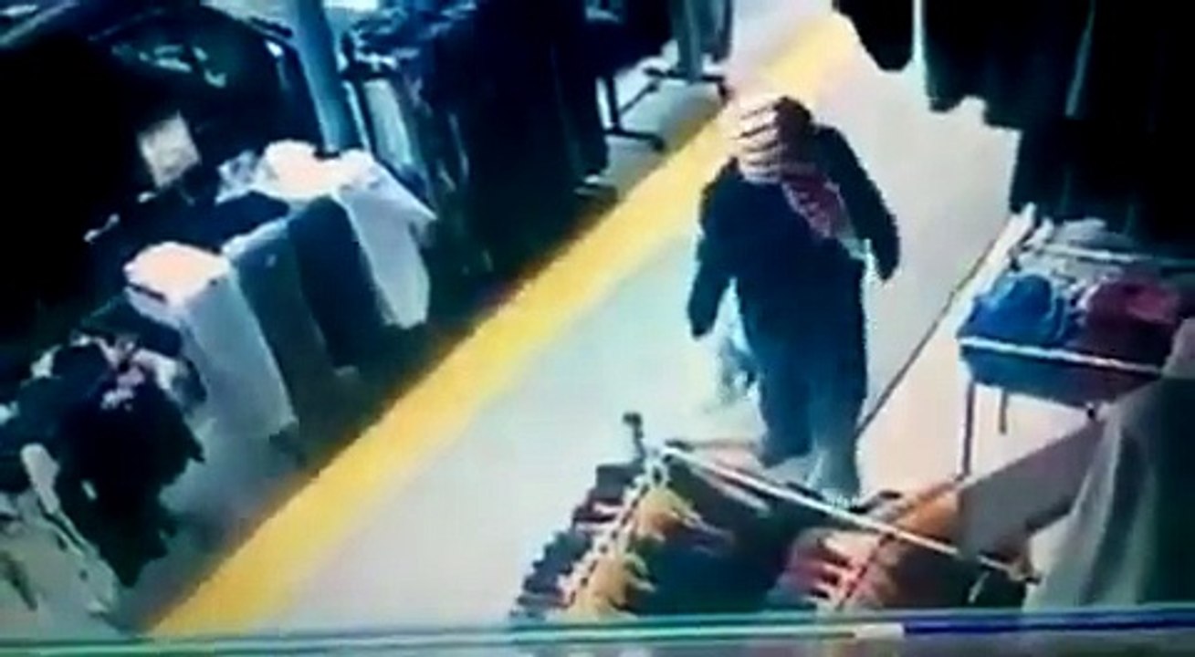 Hırsız Teyzenin Yanlış Adamı Tokatlaması