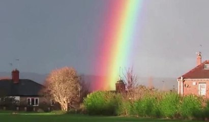 Çok yakından çekilen gökkuşağı büyüledi