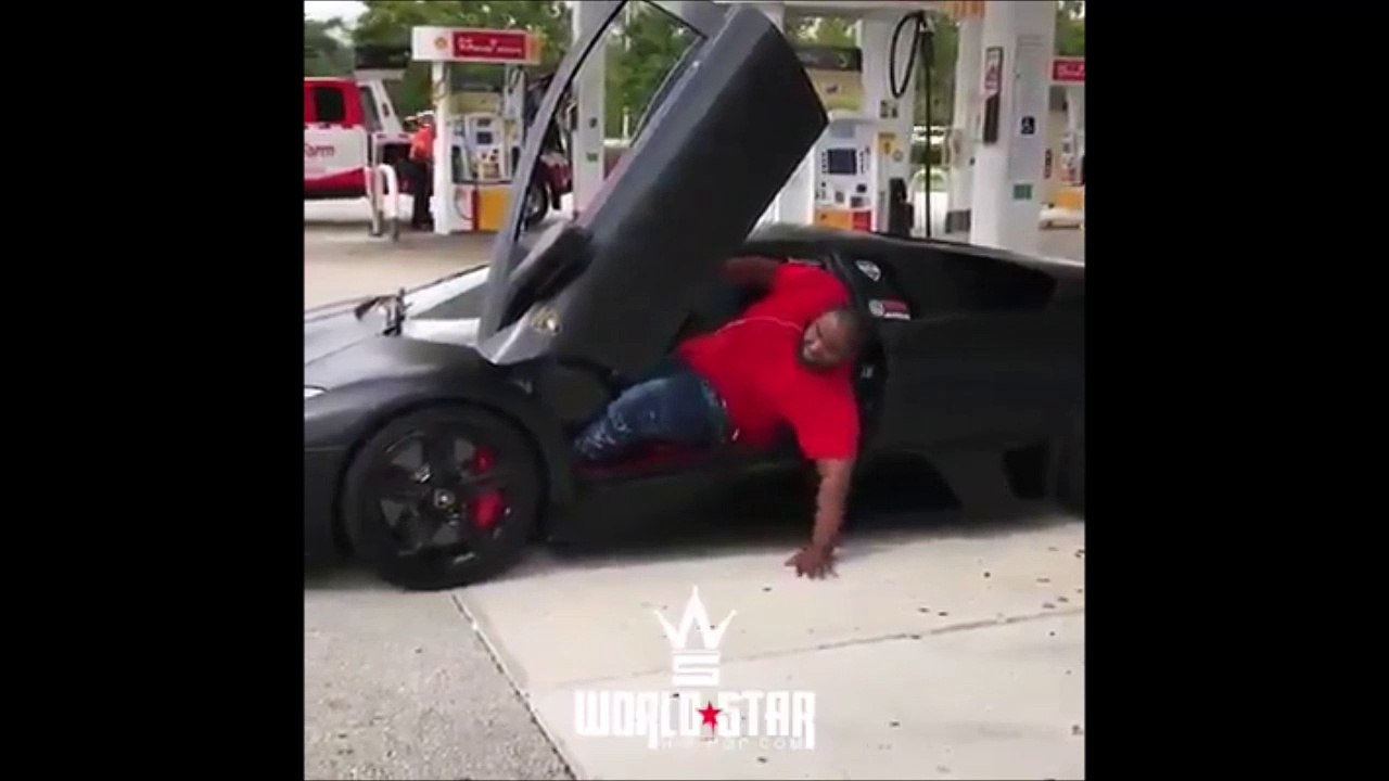 Ces bien beau d'avoir une Lamborghini, encore faut-il pouvoir en sortir... FAIL