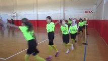 Yeşilbağ Kız Futsal Takımı İlk Kez Salonda Çalıştı