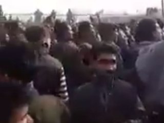 காஷ்மீர் சென்ற தோனிக்கு பகிரங்கமாக அவமரியாதை! ஷாக்கிங் வீடியோ