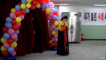 선이자 2부 떼는 악덕 사채업자(배우 김윤석)- 영화 '울랄라 씨스터즈'-rBtR8yNtlOc