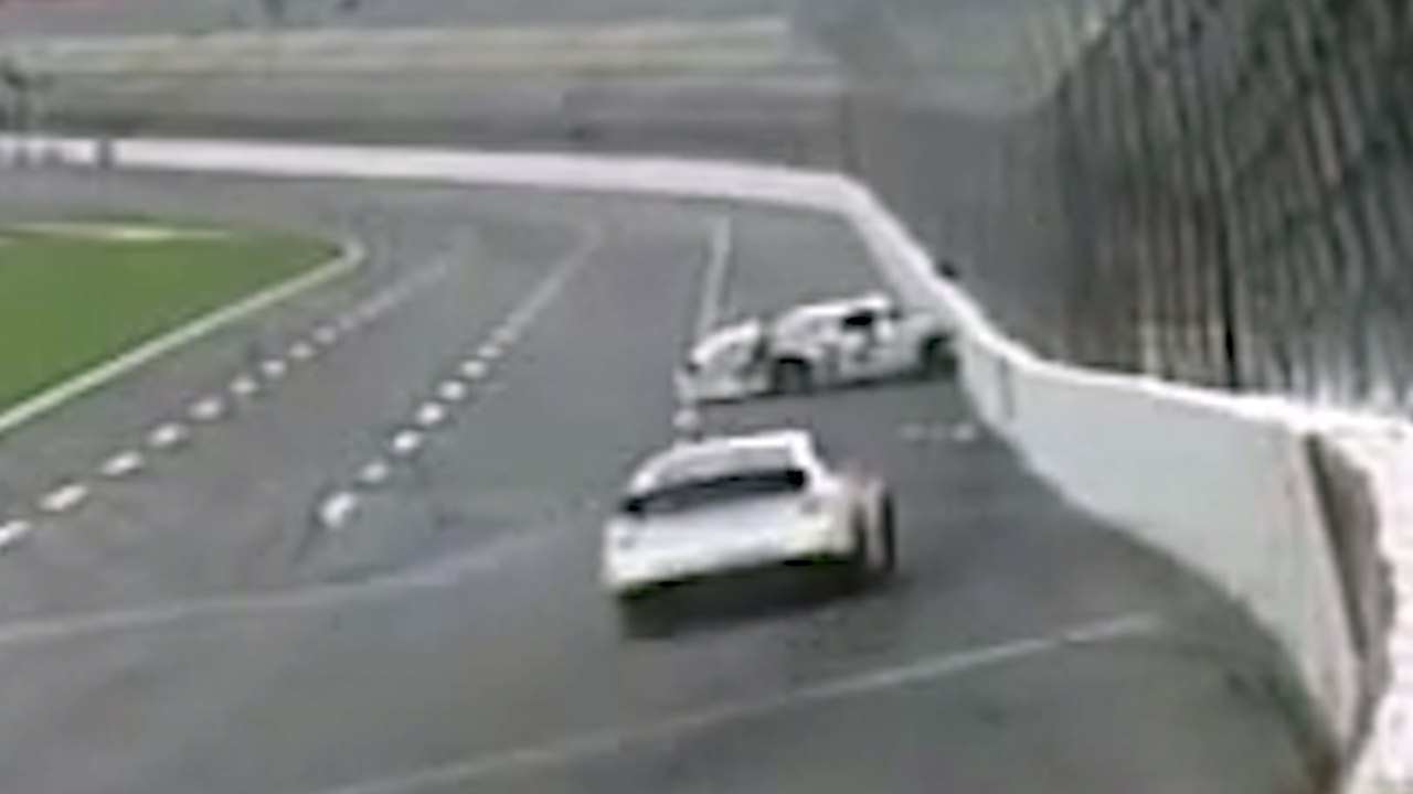 Eric Martin fatal crash at Charlotte Motor Speedway (9 October 2002 ...