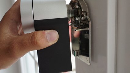 Présentation de la serrure connectée Nuki Smart Lock