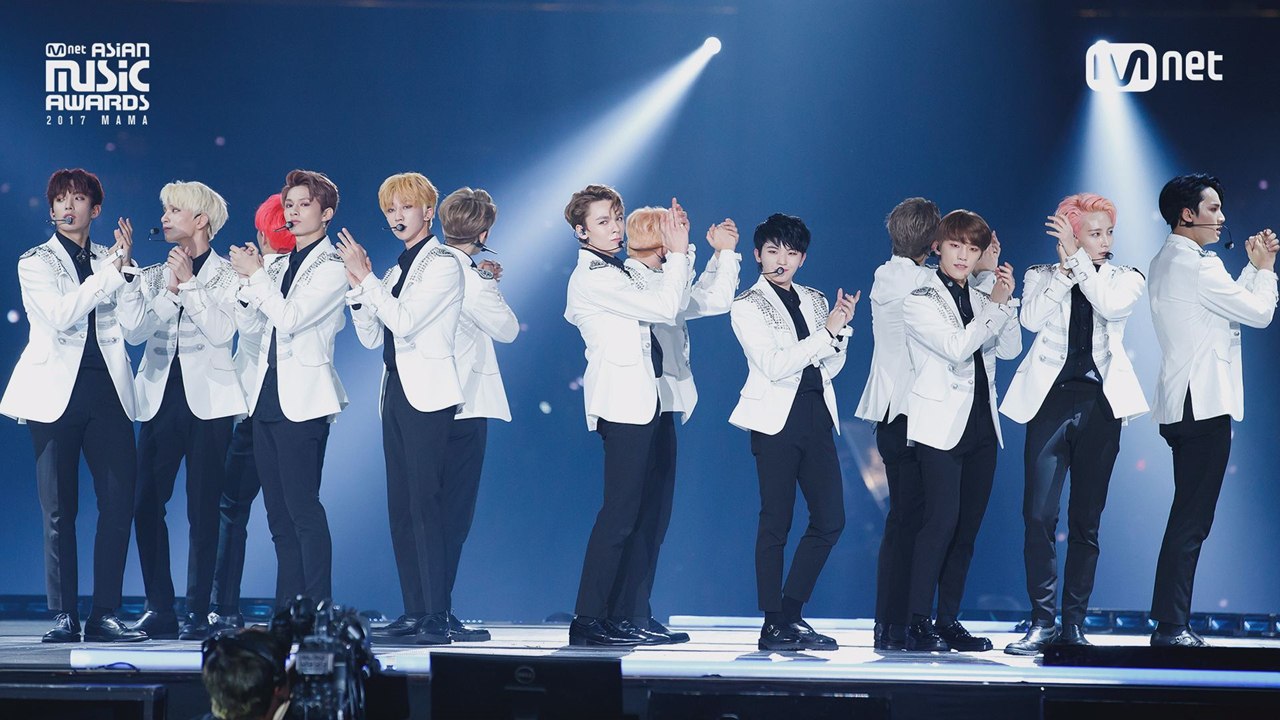 [2017 MAMA in Japan] SEVENTEEN(세븐틴)_Mansae(만세)...