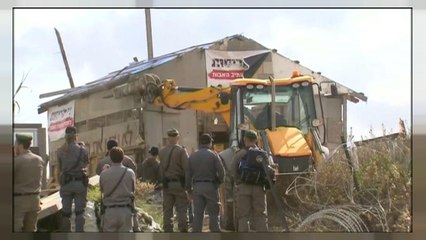 الشرطة الإسرائلية تهدم مبنى في الضفة الغربية